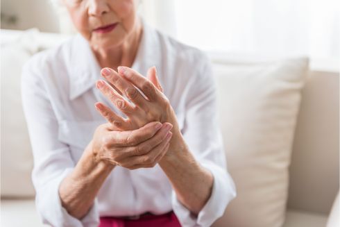 lady with wrist pain